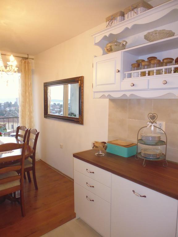 Sime Apartment *